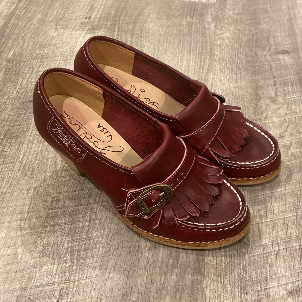 Zodiac USA Buckle Red Leather Shoes